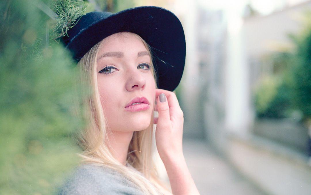 Anna Maradan, photographiée à sion, argentique Anna Maradan, photographiée à sion, argentique