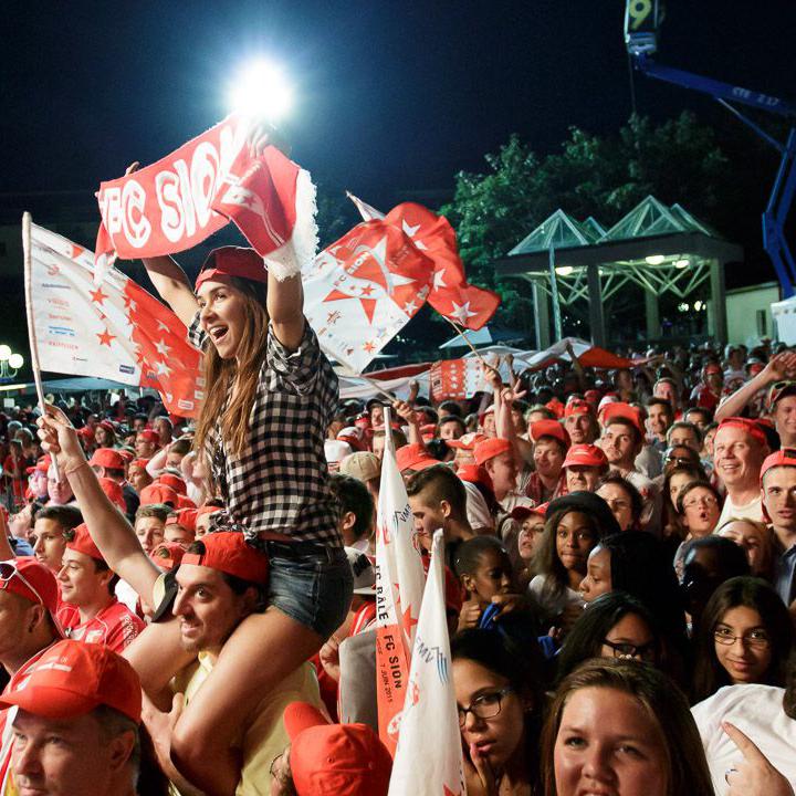 Coupe Suisse 08.06.2015 Sion Suisse. Le public attends l'arrivéle de la coupe