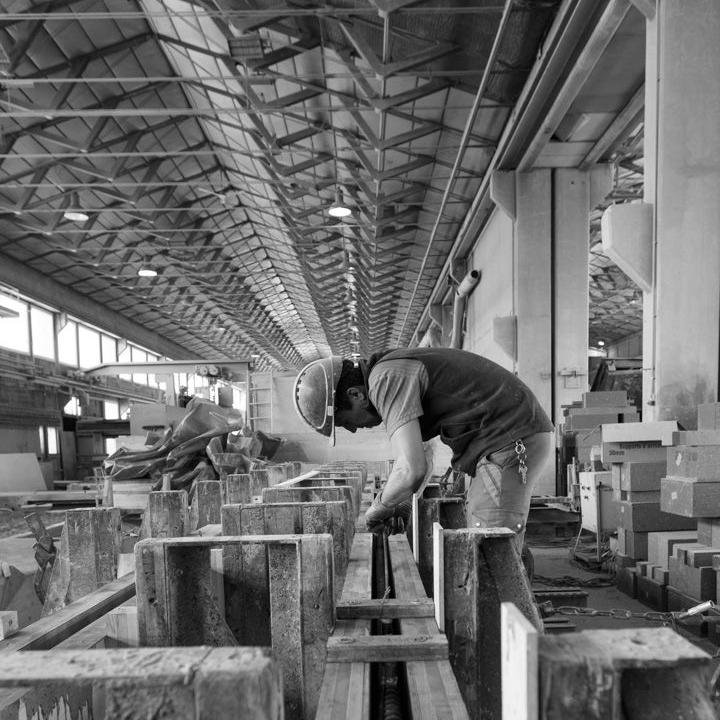 MFP à Marin. Des hommes au travail. Lors d'un reportage pour CERT Ingénierie SA